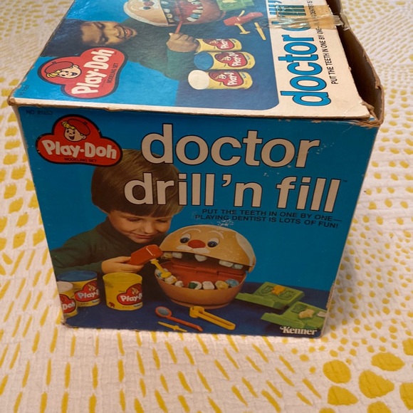 Vintage Play-Doh Doctor Drill’n Fill modeling set by Kenner with original box - Picture 14 of 16